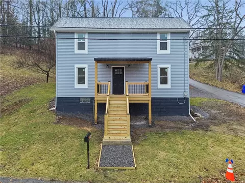 102 Fayette St, Imperial, PA 15126