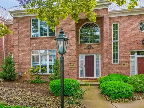 803 Sheriffs Ct, Mcmurray, PA 15317