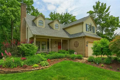 143 Hampshire Dr, Cranberry Township, PA 16066