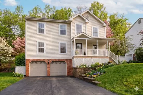 125 Shelbourne Dr, Coraopolis, PA 15108
