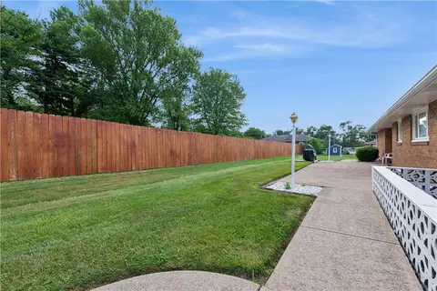 Exterior - 2122 Elizabeth Ct, Export, PA 15632 photo 7 of 9
