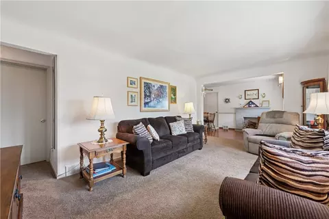 Living - 2122 Elizabeth Ct, Export, PA 15632 photo 2 of 3
