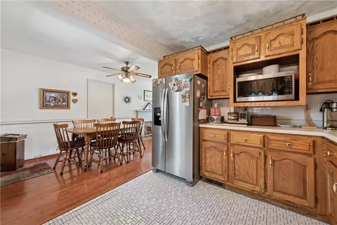 Kitchen - 2122 Elizabeth Ct, Export, PA 15632 photo 2 of 2