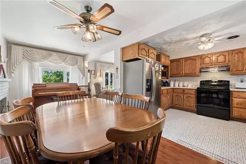 Dining - 2122 Elizabeth Ct, Export, PA 15632 photo 1 of 2