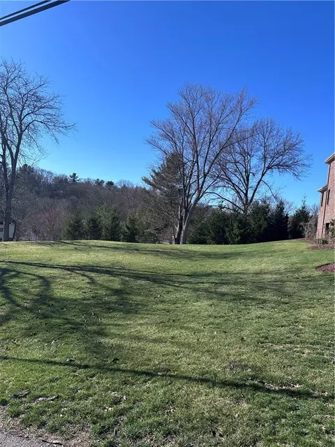 2544 Edgewood Dr, Pittsburgh, PA 15241