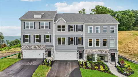 139 River Ridge Dr, Moon Twp, PA 15108