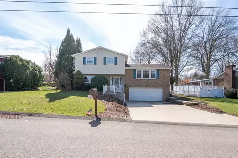 15 Deerfield Dr, Greensburg, PA 15601
