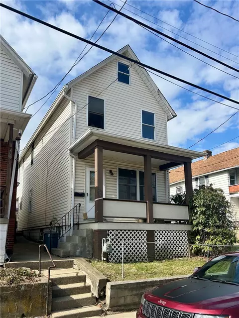 907 Crest Ave, Charleroi, PA 15022