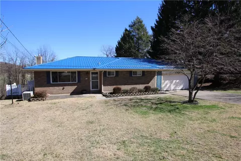 12 Virginia Dr, Donora, PA 15033