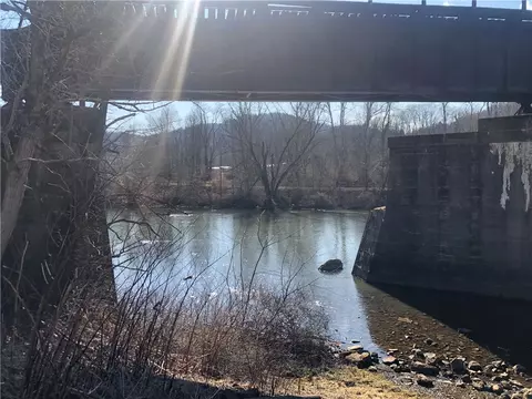 View/Area - 629 River Rd, Confluence, PA 15424 photo 2 of 4
