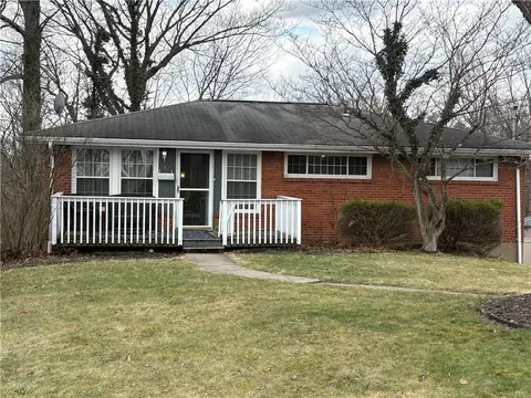 562 Firethorne Dr, Monroeville, PA 15146