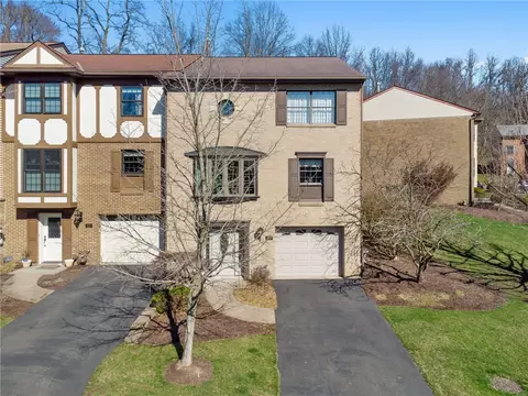 524 Thorncliffe Dr, Pittsburgh, PA 15205