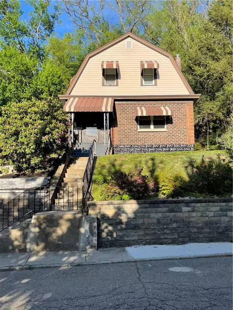 709 Charles St, Carnegie, PA 15106