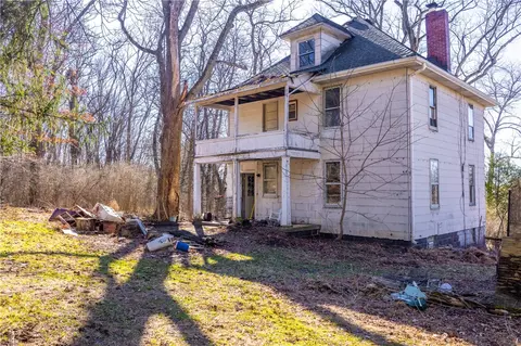 61 Lee St, Valencia, PA 16059