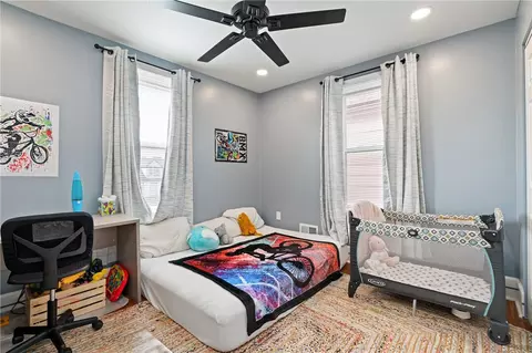 Bedroom - 107 Sumner Ave, Vandergrift, PA 15690 photo 2 of 4