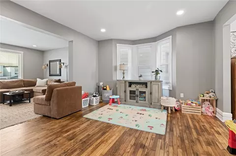 Living - 107 Sumner Ave, Vandergrift, PA 15690 photo 2 of 2