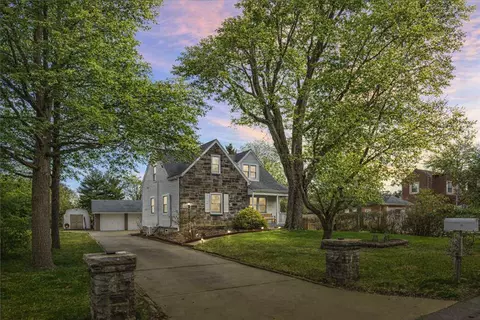 1325 Parkway Rd, Pittsburgh, PA 15237