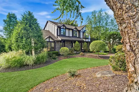 91 Green Crescent Dr, Washington, PA 15301