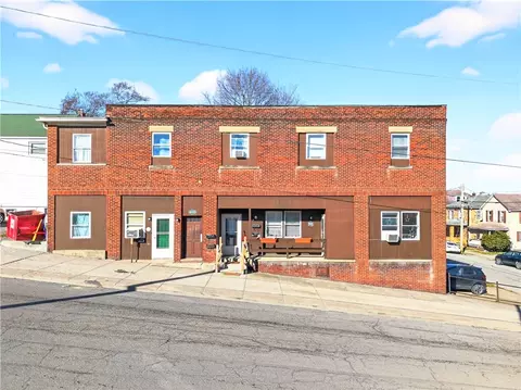 800 4th St, Ellwood City, PA 16117