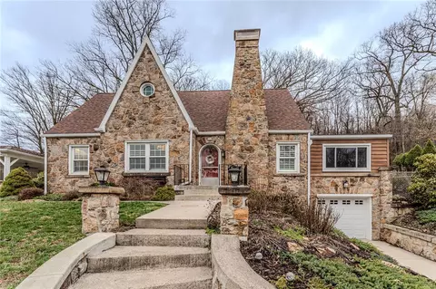 1025 Isabella Rd, Connellsville, PA 15425
