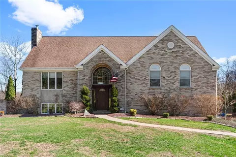 6618 Willem Dr, Finleyville, PA 15332