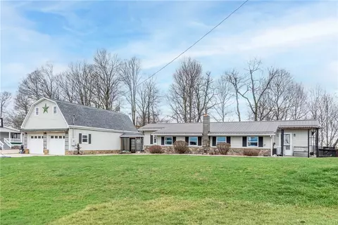 320 Deerfield Rd, Washington, PA 15301
