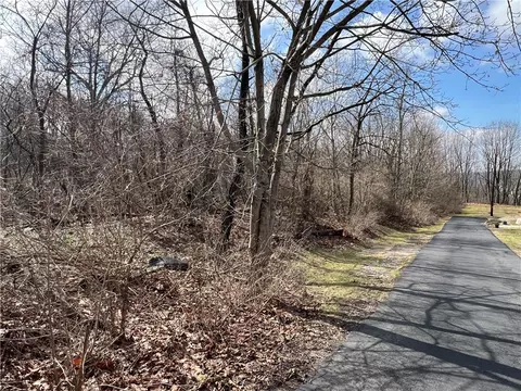 0 Spruce Dr, Monaca, PA 15061