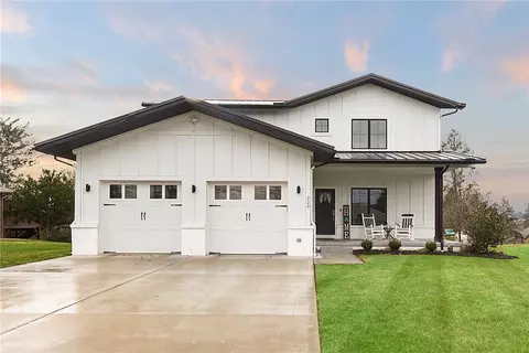220 Bonnie View Dr, Wexford, PA 15090