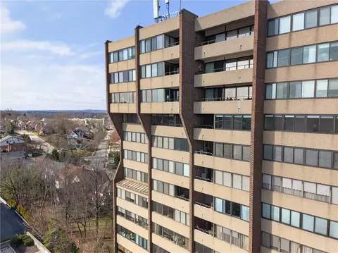 750 Washington Rd #1204, Pittsburgh, PA 15228