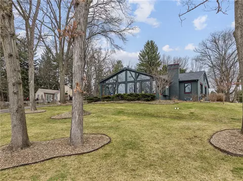 502 Westview Dr, Beaver, PA 15009