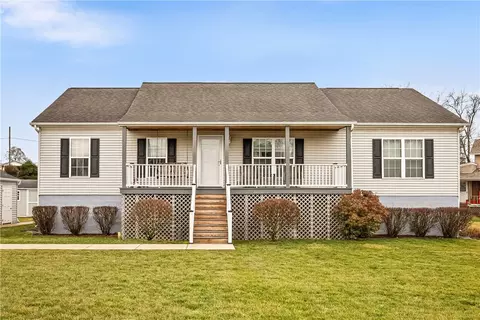 104 Cat Tail Ln, Mount Pleasant, PA 15666