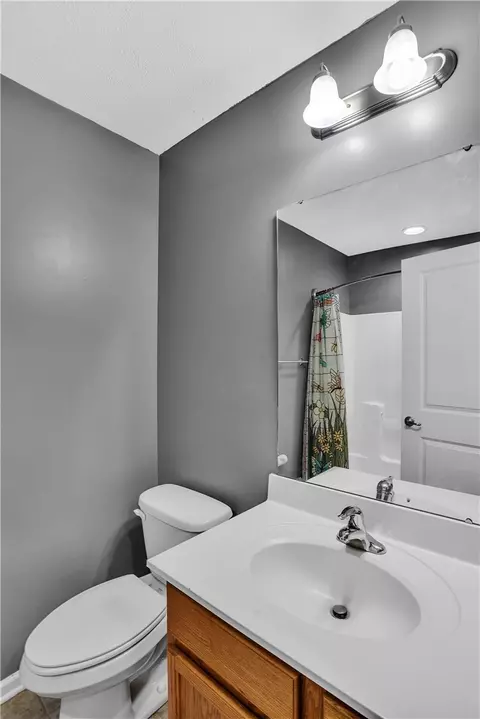Bath - 230 Broadstone Dr, Mars, PA 16046 photo 4 of 4