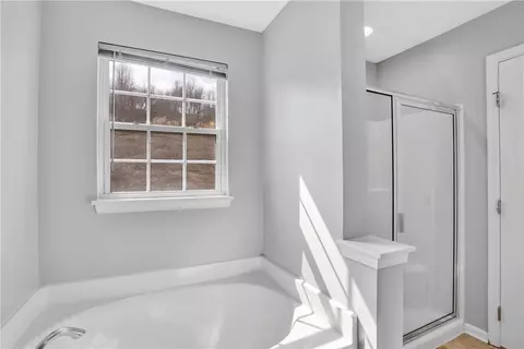 Bath - 230 Broadstone Dr, Mars, PA 16046 photo 3 of 4