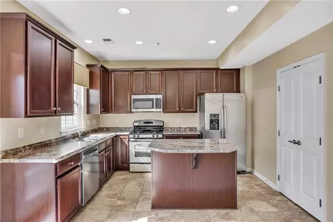 Kitchen - 230 Broadstone Dr, Mars, PA 16046 photo 2 of 2