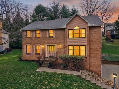 425 Stag Horn Dr, Wexford, PA 15090