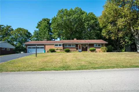 104 Appletree Dr, Beaver, PA 15009