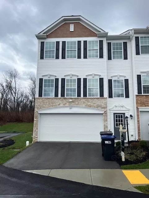 713 Ravenshire Ct, Coraopolis, PA 15108