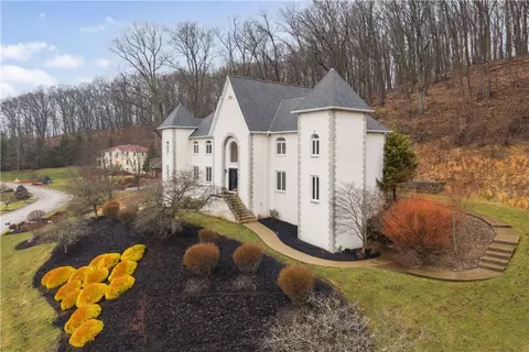 4306 Michel Ct, Murrysville, PA 15668