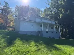 1010 Woodstock Ave, Hopwood, PA 15445