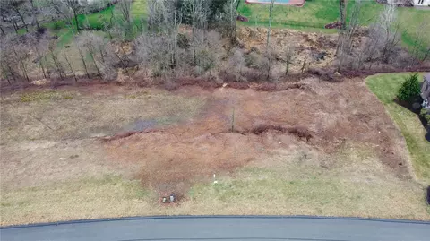 1121 Augusta Cir, North Huntingdon, PA 15642