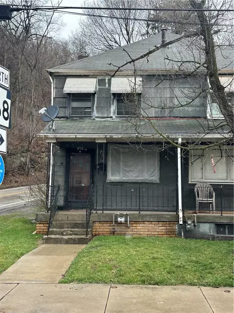 85 Midland Ave, Midland, PA 15059
