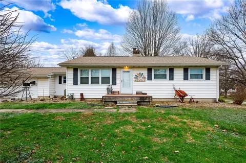 310 Sherwood Dr, Mercer, PA 16137