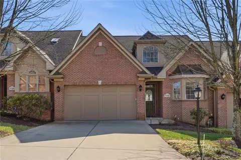 1732 Waterleaf Dr, Sewickley, PA 15143