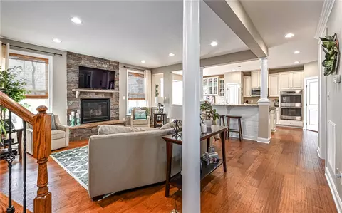 Entry Way - 1019 Pleasant Ridge Dr, Mars, PA 16046 photo 2 of 2