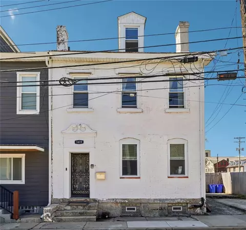 1619 Manhattan St, Pittsburgh, PA 15233