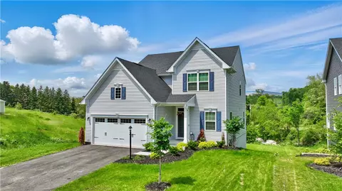 6 Dana Dr, Coraopolis, PA 15108