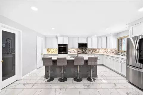 1443 Stoltz Rd, Bethel Park, PA 15102