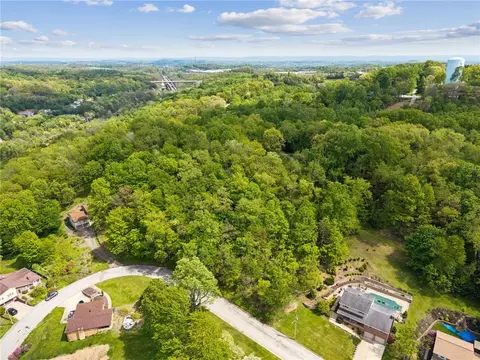 lot Jane St, Jeannette, PA 15644