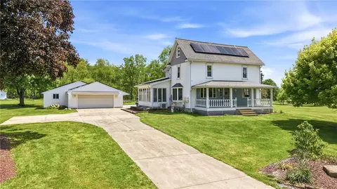 6238 Huron Rd, Transfer, PA 16154