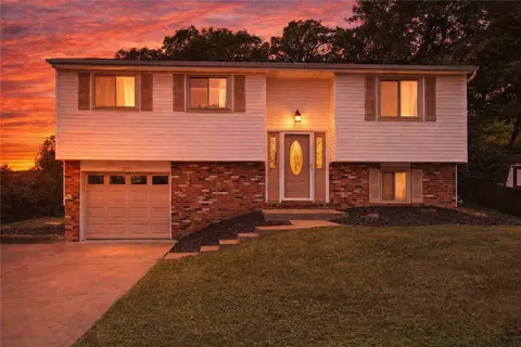 2883 Amy Dr, South Park, PA 15129